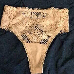 Lace High-Waisted Panties